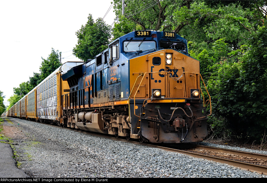 CSX 3381 on M-567